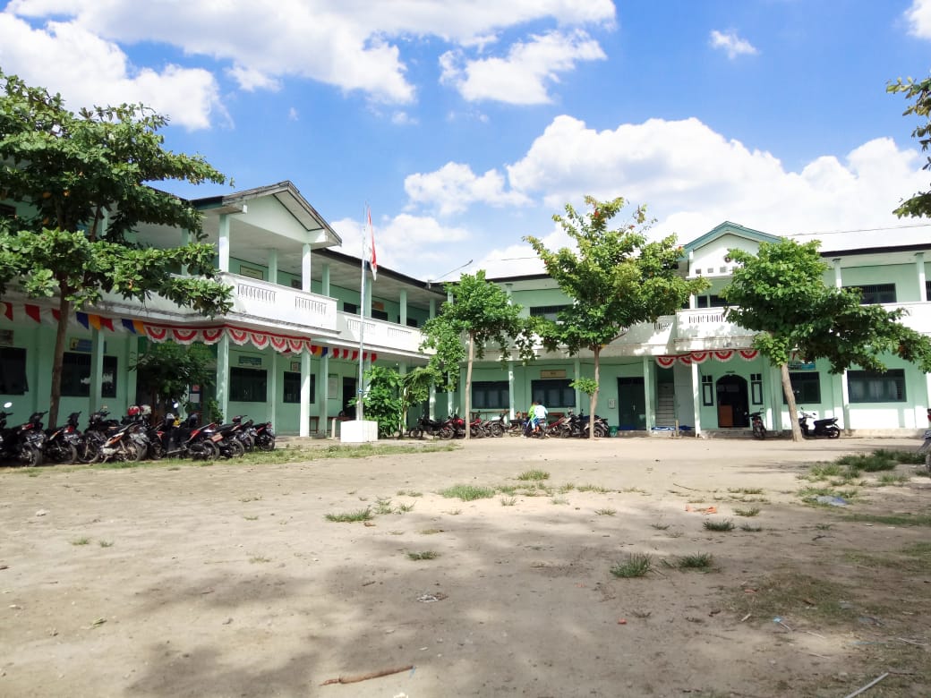 Halaman Gedung MA Nahjatus Sholihin